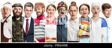 Collage über die verschiedenen Berufe. Gruppe von Männern und Frauen in Uniform stehend an Studio auf weißem Hintergrund. Volle Länge von Menschen mit unterschiedlichen Berufen. Liefer, professionelle Konzept Stockfoto