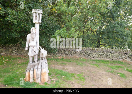 Aus Holz geschnitzte Statue am Beacon Hill Leicestershire Stockfoto