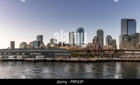 SEATTLE, WA, USA - 24. Juli: Downtown Seattle und Waterfront am 14 Juli, 2018 in Seattle, Washington. Stockfoto