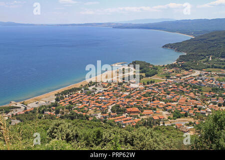 Stratoni an der Küste der Halbinsel Chalkidiki im Norden Griechenlands Stockfoto