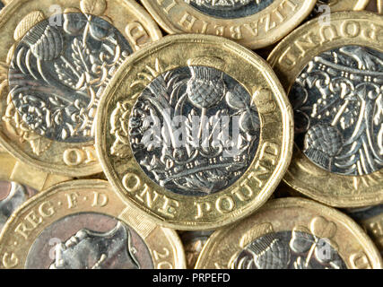 Still-Leben in der Nähe von britischen Pfund Münzen, Greater London, England, Vereinigtes Königreich Stockfoto