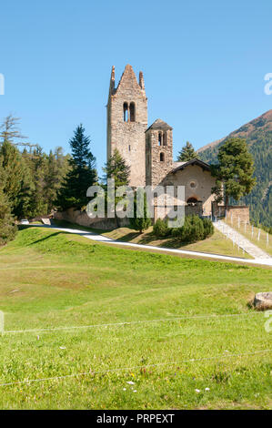 San Gian Kirche mit ihren zerstörten Glockenturm, Celerina, Maloja Region, Kanton Graubünden, Schweiz Stockfoto