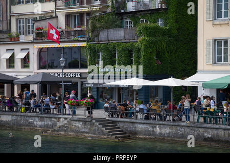 Waterside Gebäude entlang Rathausquai, Luzern, Schweiz Stockfoto