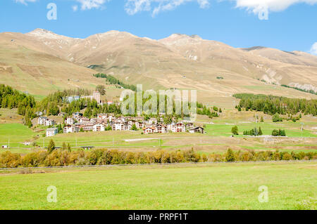 Zuoz auf dem Inn, Maloja Region, Kanton Graubünden, Schweiz Stockfoto