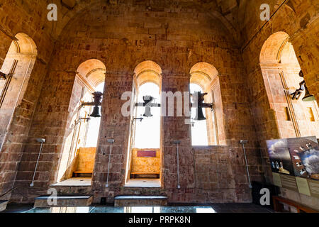 Salamanca, Spanien - September 8, 2017: Blick auf den Glockenturm in Salamanca Neue Kathedrale, Gemeinschaft Kastilien und León, Spanien. Ein UNESCO-H Stockfoto