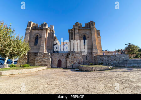 Alba de Tomes, Spanien - Oktober 7, 2017: Die Basilika von Santa Teresa de Jesus, religiöse Tempel des herzoglichen Dorf Cortes de la Frontera, Spanien. Unfinis Stockfoto