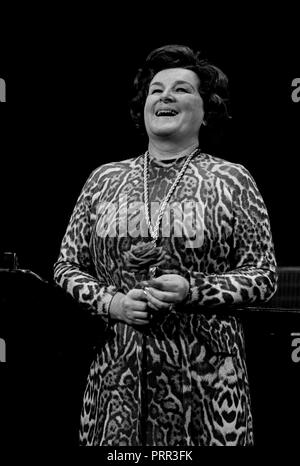 Schwedische Oper star Birgit Nilsson (1918-2005) während der Proben für die Leistung feiert 150 Jahre seit der Geburt der schwedischen Sängerin Jenny Lind 1970 Stockfoto