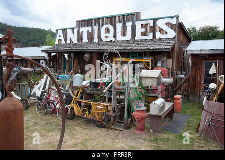 Am Straßenrand Antique Shop in ländlicher Umgebung in der Nähe von Kalispell, Montana, USA Stockfoto