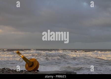 Walney Island, Cumbria GROSSBRITANNIEN. Stürmisches Wetter von Westshore, Walney Island an der Küste von Cumbria. Stockfoto