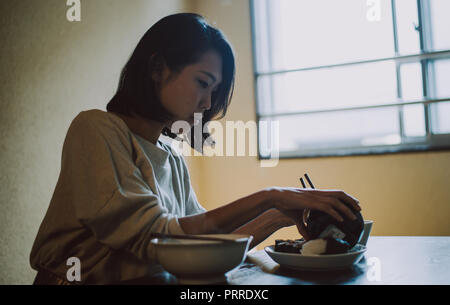 Schönen japanischen Frau, Lifestyle Momente Stockfoto