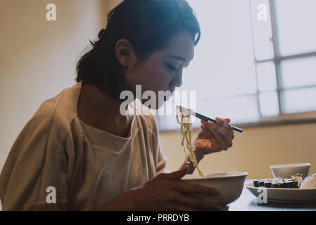 Schönen japanischen Frau, Lifestyle Momente Stockfoto