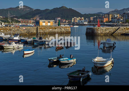 Hafen von Castro Urdiales, Kantabrien, Spanien Stockfoto