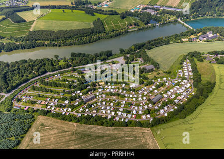 Knaus Campingpark am südlichen Ende der Hennesee, Sauerland, Nordrhein-Westfalen, Deutschland Stockfoto