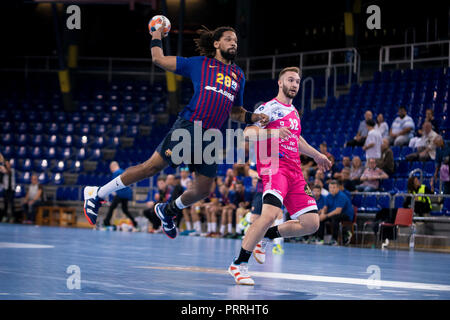 2. Oktober 2018, Palau Blaugrana, Barcelona, Spanien; Liga ASOBAL Handball; FC Barcelona Lassa versus CB Cangas; Gilberto Duarte des FC Barcelona; Husch Stockfoto