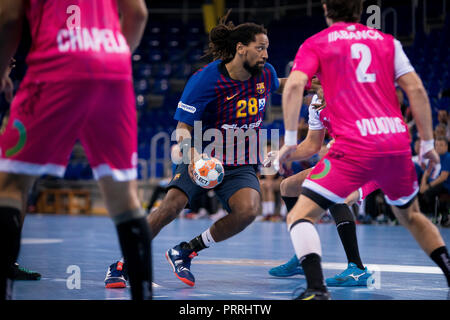 2. Oktober 2018, Palau Blaugrana, Barcelona, Spanien; Liga ASOBAL Handball; FC Barcelona Lassa versus CB Cangas; Gilberto Duarte des FC Barcelona läuft Stockfoto