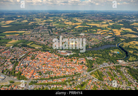 Blick auf die Stadt mit Emssee und Ems, Warendorf, Münsterland, Nordrhein-Westfalen, Deutschland Stockfoto