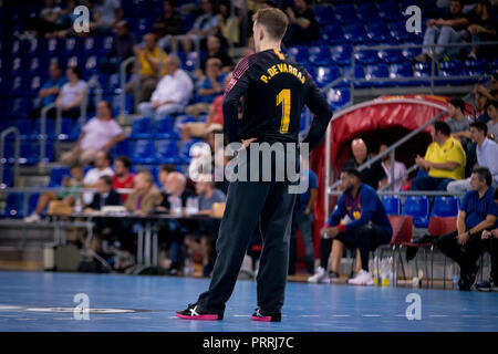 2. Oktober 2018, Palau Blaugrana, Barcelona, Spanien; Liga ASOBAL Handball; FC Barcelona Lassa versus CB Cangas; Gonzalo Pérez de Vargas Torwart von Stockfoto