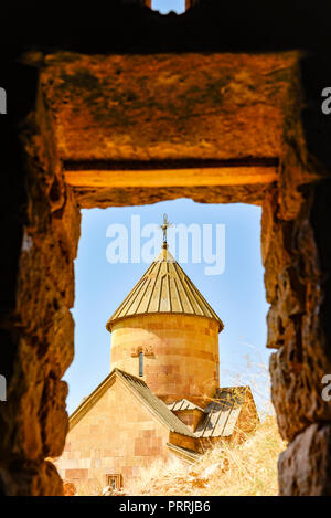 Surb Karapet Kirche auf dem Gelände des Klosters in einer spektakulären Umgebung einer Schlucht Stockfoto