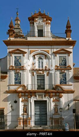 Hospital de la Santa Caridad, Fassade der Kirche, Sevilla, Andalusien, Spanien, Europa. Stockfoto