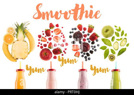 Verschiedene gesunde Smoothies in Flaschen mit frischen Zutaten isoliert auf Weiss, mit "yum Smoothie' Schriftzug Stockfoto