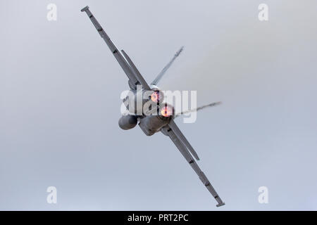 Royal Australian Air Force (RAAF) Boeing F/A-18F Super Hornet multirole Fighter Aircraft ein 44-222 bei RAAF Amberley in Queensland. Stockfoto