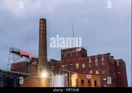 UTICA, NY, USA - OCT. 03, 2018: F.X. Matt Brewing Company ist ein Familienunternehmen, Brauerei in Utica, New York. Es ist die vierte älteste familiengeführte Brauerei i Stockfoto