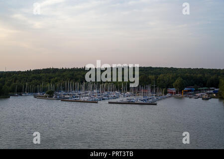 Editorial 08.09.2018 Turku Finnland, Segeln Yachten in der Marina auf den Inselgruppen Pier Stockfoto