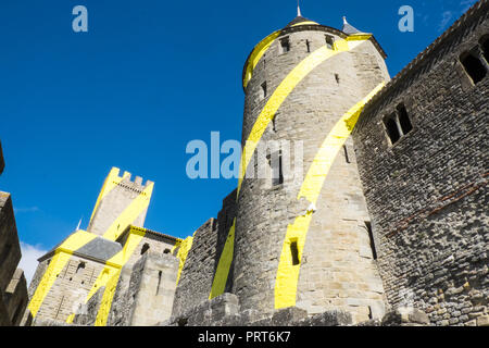 Gelb, Kunst, exzentrisch, konzentrische Kreise, Carcassonne, Carcassone, Castle, Fort, Stadtmauer, Aude, Provinz, Region, im Süden von Frankreich, Frankreich, Französisch, Europa, Europäische Stockfoto