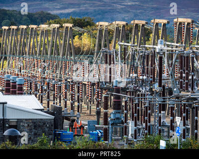 See Trawsfynydd Maentwrog Wasserkraftwerk Energieverteilung Infrastruktur in der Nähe des stillgelegten Atomkraftwerks Trawsfynydd Stockfoto