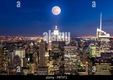 Luftaufnahme von Night Skyline von Manhattan Stockfoto