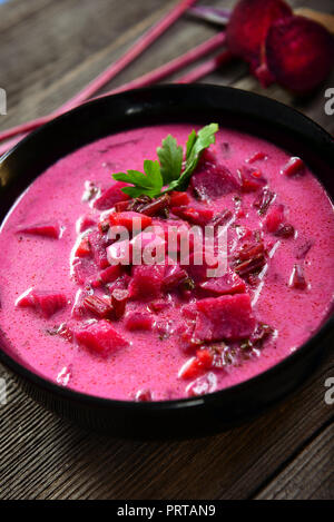 Rote-bete-cremige Suppe Stockfoto