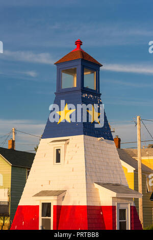 CHETICAMP, Nova Scotia, Kanada - Leuchtturm in Cheticamp Hafen, auf Cape Breton Island. Stockfoto