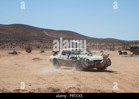 Edwards, CA/USA - September 2018: Die jährliche Ödland Wochenende post-apokalyptischen Festival findet in der Mojave Wüste. Stockfoto