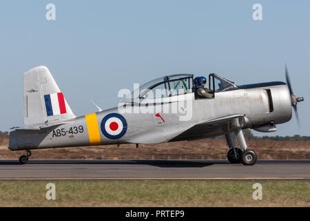 Ehemalige Royal Australian Air Force (RAAF) Commonwealth Aircraft Corporation (CAC) CA-25 Winjeel trainer Flugzeuge VH-FTS durch die raaf Museum betrieben. Stockfoto