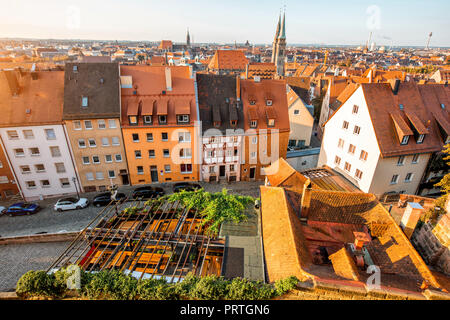 Top Stadtbild Blick von der Burg auf die Altstadt mit Dom in Nürnberg während der Morgen, Deutschland Stockfoto