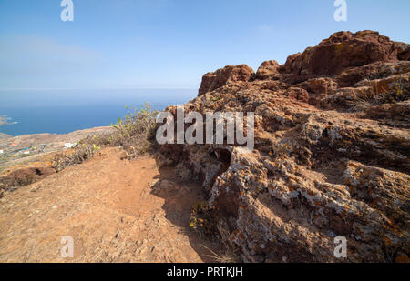 Gran Canaria, El Tagoror Del Gallego, archäologische Stätte im Norden der Insel, bestehend aus mehrere Plätze in die Seite des Berges gegraben. Pos Stockfoto