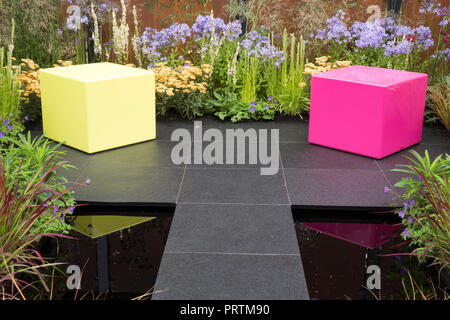 Moderne rosa und gelb Kunststoff Würfel Box Sitz dunkel modernen