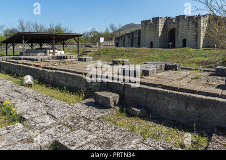 Ruinen der Hauptstadt des Ersten Bulgarischen Reiches mittelalterliche Festung große Preslav (Veliki Preslav), Region Shumen, Bulgarien Stockfoto