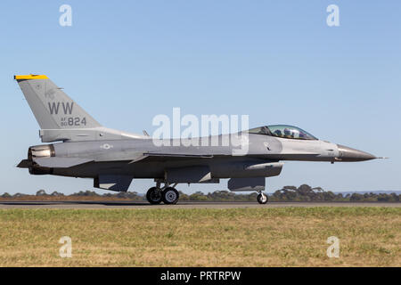 United Staes Air Force (USAF) Lockheed F-16CJ Fighting Falcon 90-0824 aus dem 14 Fighter Squadron, 35th Fighter Wing in Misawa Air Base, Japan. Stockfoto