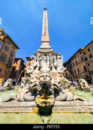 Fontana del Pantheon durch ein ägyptischer Obelisk von Giacomo Della Porta - Rom, Italien konstruiert überwunden Stockfoto