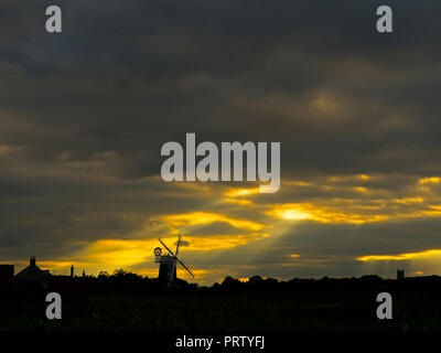 Cley Windmill und Cley Marshes Nature Reserve an der Nordküste von Norfolk England Großbritannien Stockfoto