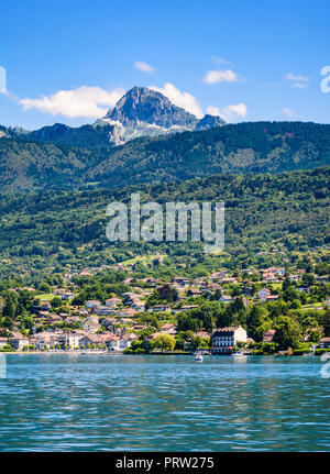 Die hübsche Genfer See Waterfront von Evian, Evian-les-Bains, Frankreich Stockfoto