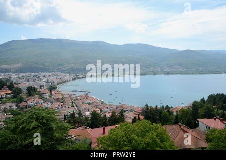 Blick über die Dächer der Stadt Ohrid vom Schloss Mazedonien Stockfoto