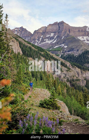 Menschen wandern, Mount Sneffels, Ouray, Colorado, USA Stockfoto