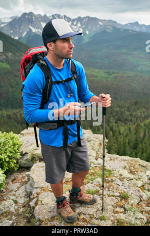 Wanderer auf Mountain Peak, Mount Sneffels, Ouray, Colorado, USA Stockfoto