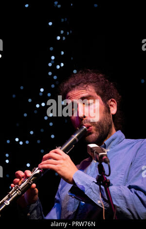 Oscar Antoli Spielt Klarinette mit Woody Schwarz, bass clarinet Quartet, Scarborough Jazz Festival 2018 Stockfoto