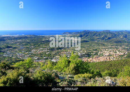 Ansicht von oben über Grasse, Prealpes d'Azur, 06, Var, Cote d'Azur, PACA, Stockfoto