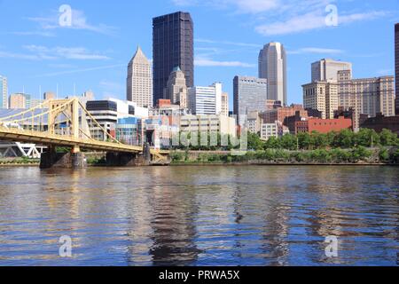 Pittsburgh, Pennsylvania - Stadt in den Vereinigten Staaten. Skyline mit Allegheny River. Stockfoto