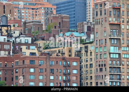 New York City, Vereinigte Staaten - alte Wohn- Architektur von Midtown Manhattan. Stockfoto