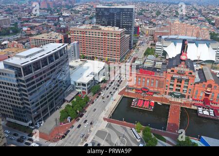 BALTIMORE, USA - Juni 12, 2013: Luftaufnahme von Baltimore, Maryland. Baltimore ist die größte Stadt im Bundesstaat Maryland mit 622,104 Menschen. Stockfoto